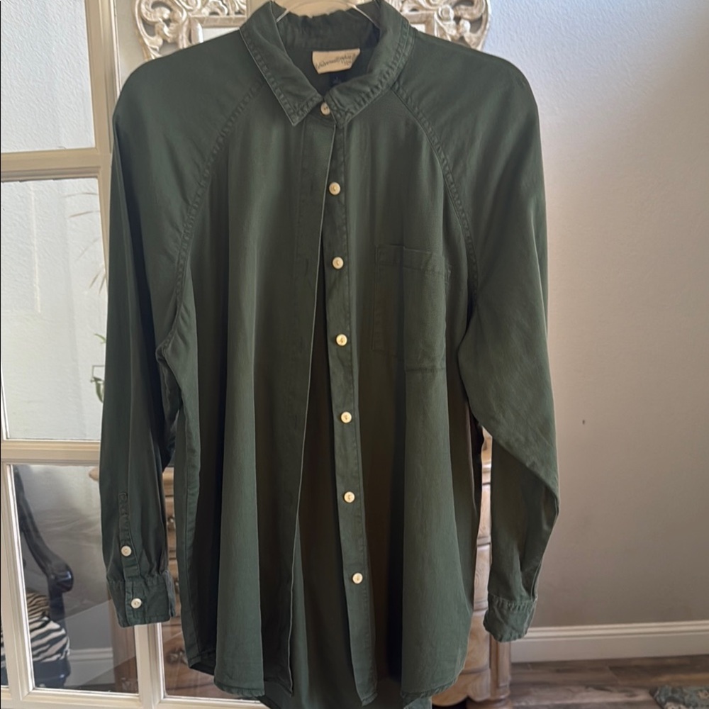 Universal Threads Size L
Hunter Green
